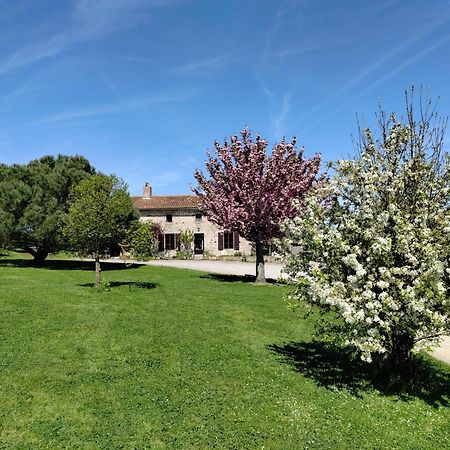 Le Moulin Du Fresne, Chambres D'Hotes Gourgé Eksteriør billede