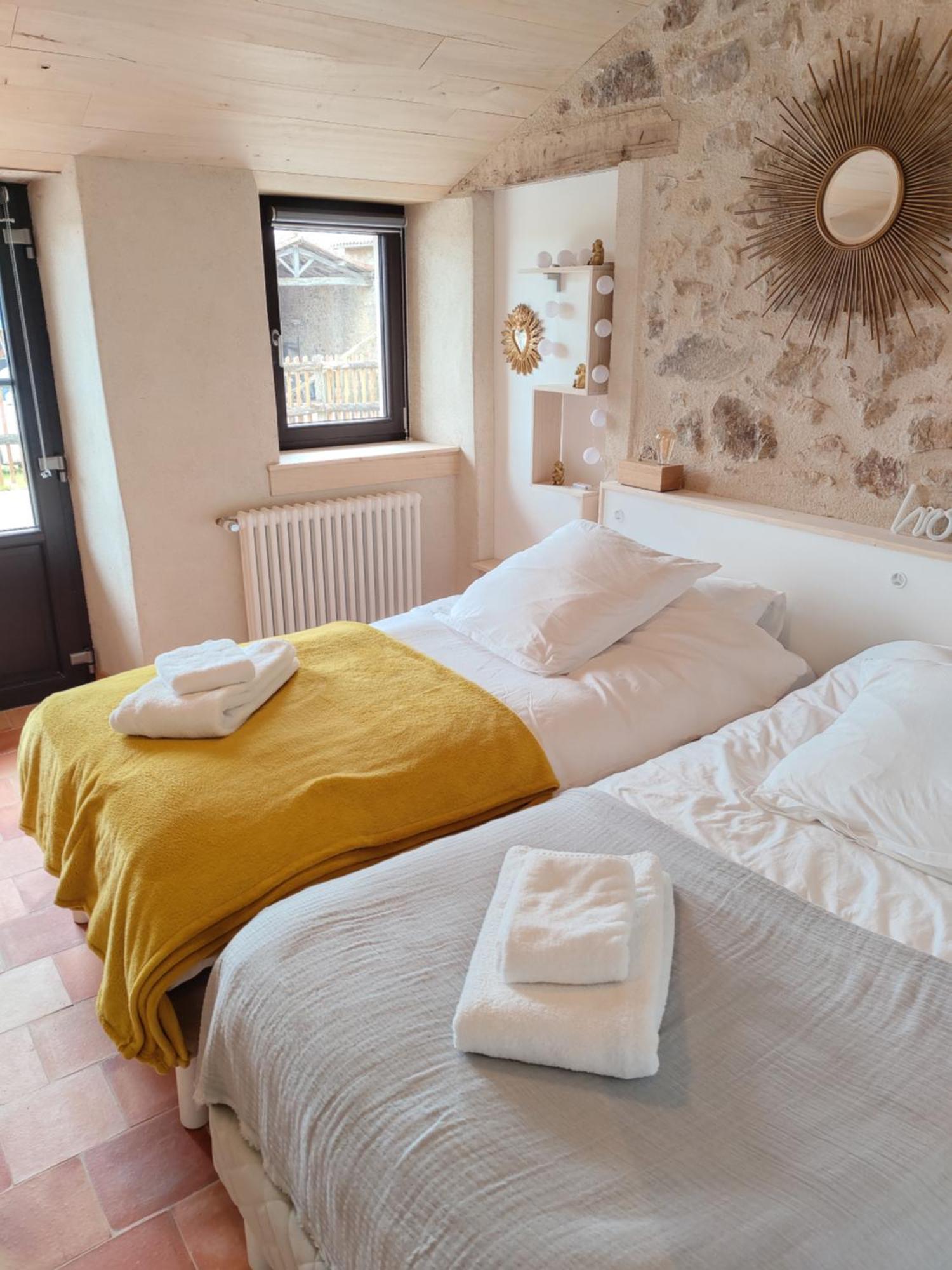 Le Moulin Du Fresne, Chambres D'Hotes Gourgé Eksteriør billede